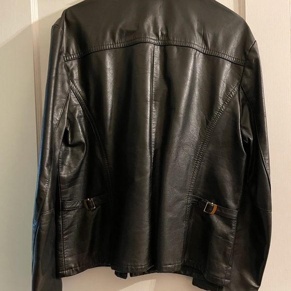 Men’s Black Leather Jacket - Picture 7 of 8
